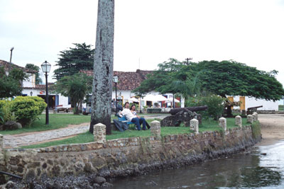 Parati02.jpg (32277 bytes)